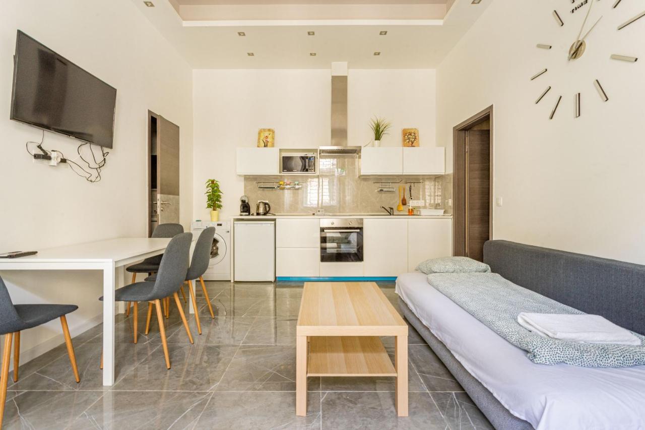 Modernized Condo At Kiraly 51 بودابست المظهر الخارجي الصورة