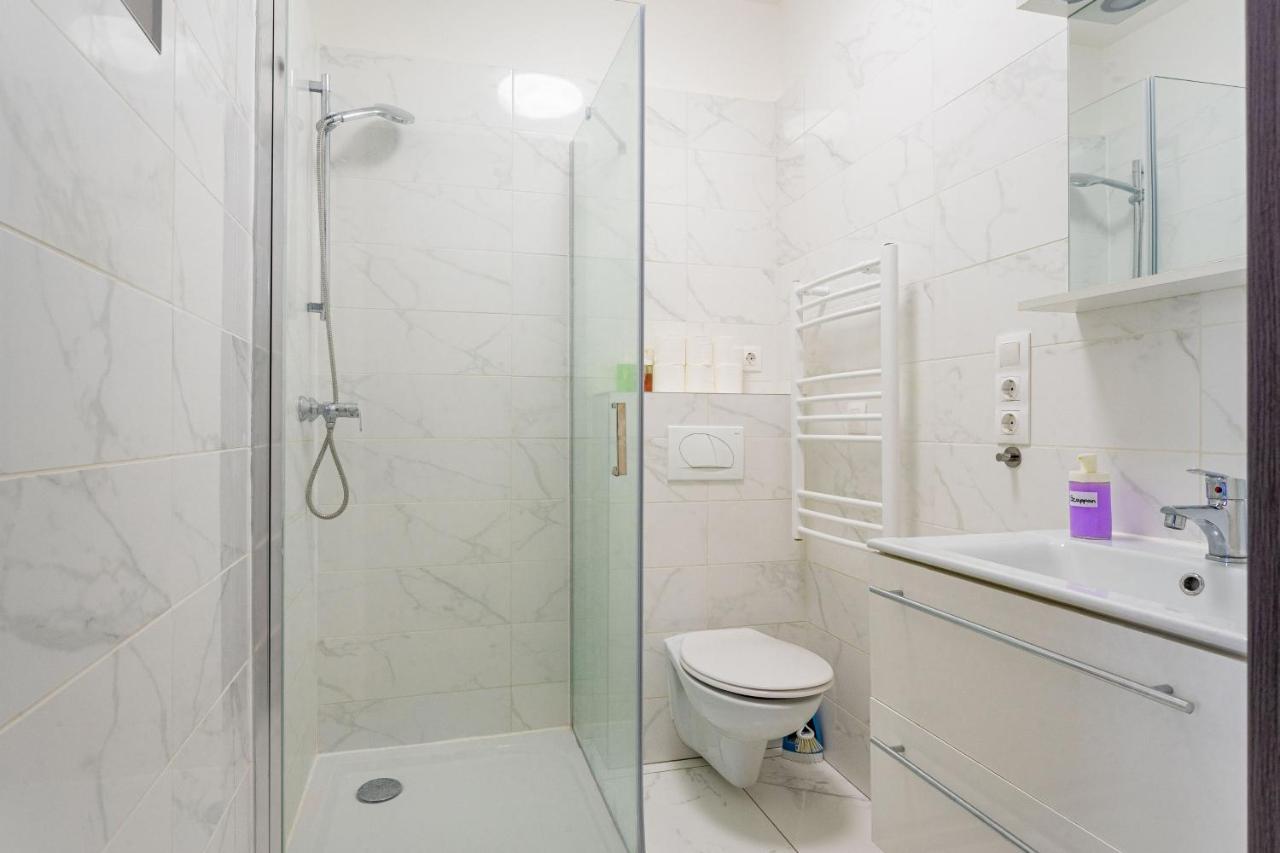 Modernized Condo At Kiraly 51 بودابست المظهر الخارجي الصورة