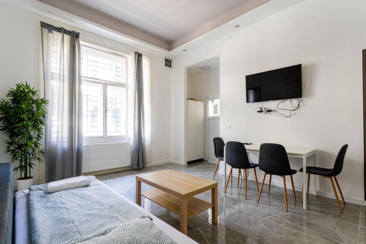 Modernized Condo At Kiraly 51 بودابست المظهر الخارجي الصورة